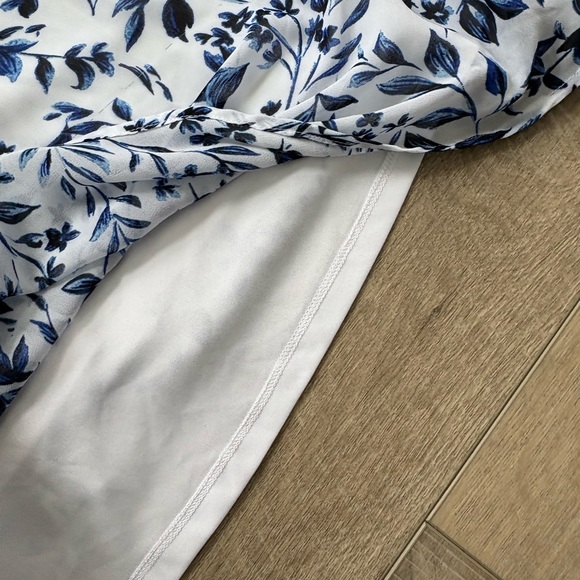 Torrid Blue and White Floral Top - Picture 4 of 4